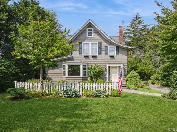200 Greene Avenue, Sayville NY 11782