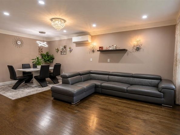 5629 210th Street, Oakland Gardens NY 11364