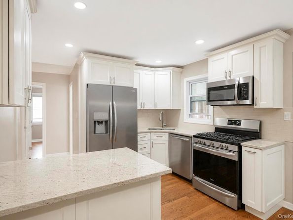 52 E Fenimore Street, Valley Stream NY 11580