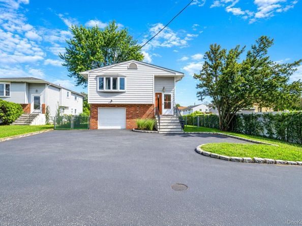 263 Commack Road, Deer Park NY 11729