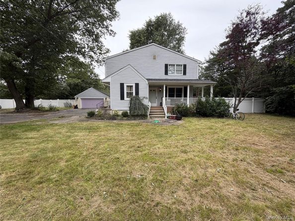 928 Connetquot Avenue, Central Islip NY 11722
