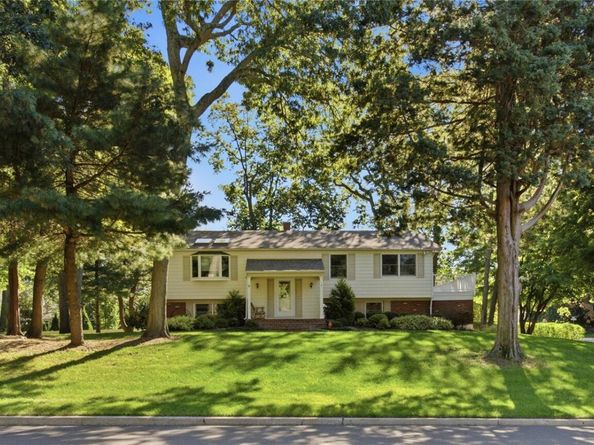 1 High Hill, East Setauket NY 11733