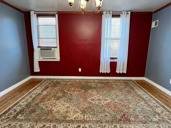 79 Moquette Row N, Yonkers NY 10703