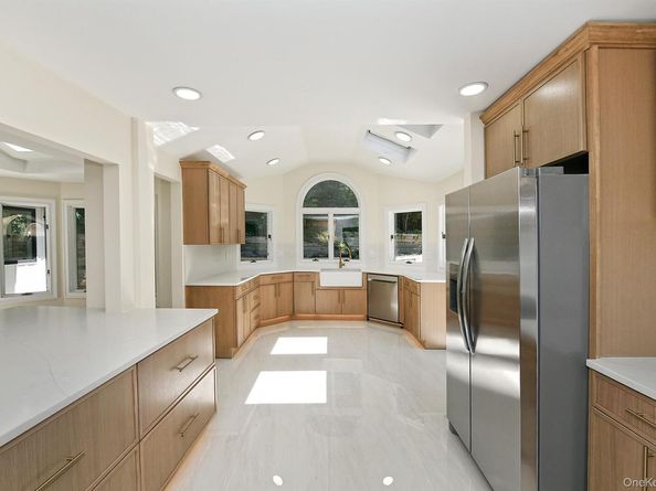 3 Jacobs Path, Melville NY 11747