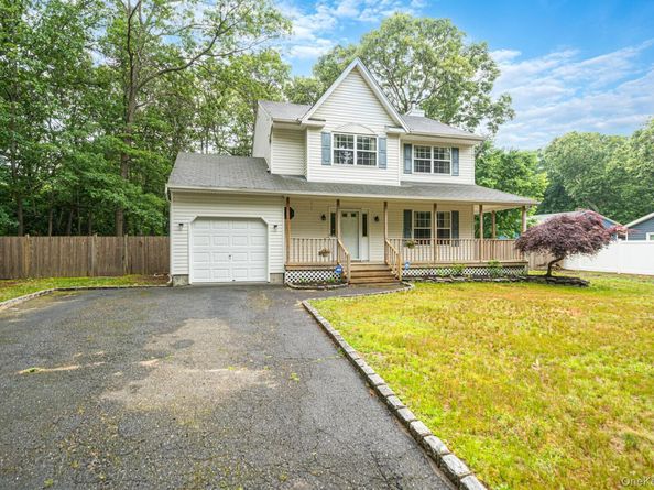2 Community Road, Coram NY 11727