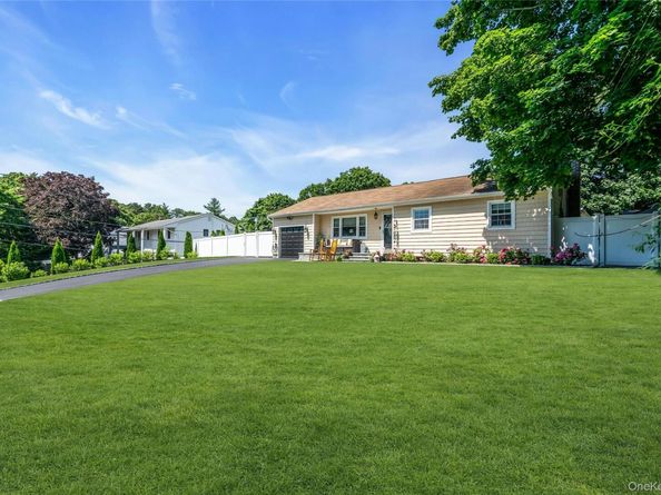 3 Lillian Road, Nesconset NY 11767