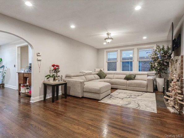 167 Lakeview Avenue, Lynbrook NY 11563