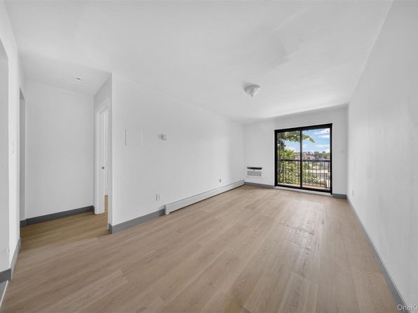 42-11 108 st 3D, Corona NY 11368
