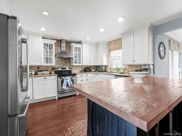 1262 Barberry Road, Wantagh NY 11793