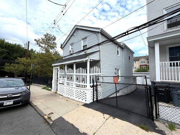 8 Ritters Lane, Yonkers NY 10703