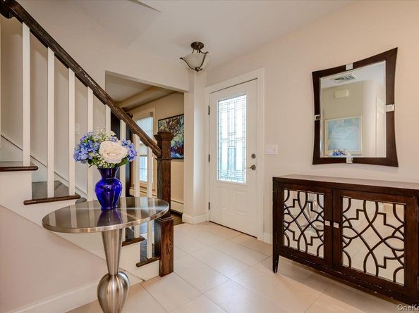 8 Curlew Place, Massapequa NY 11758