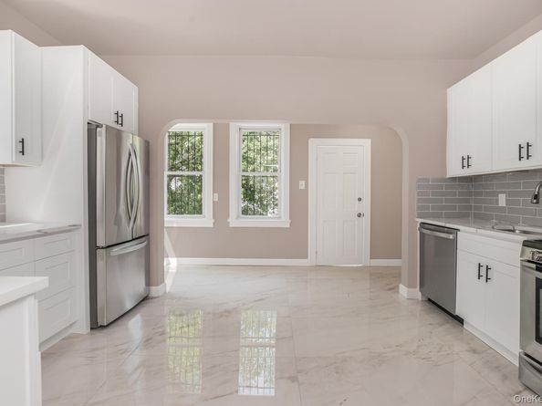 427 Taylor Avenue, Bronx NY 10473