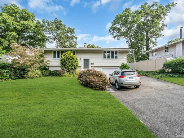 23 Redleaf Lane, Commack NY 11725
