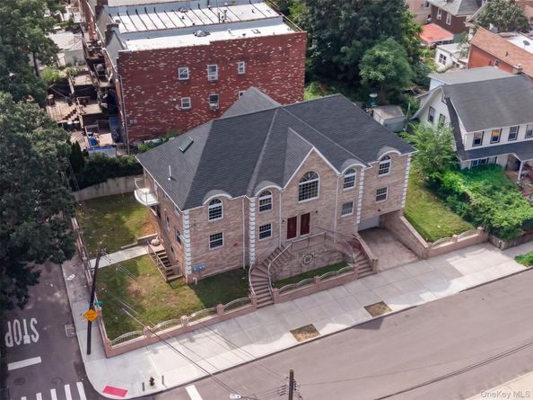 164-20 85th Avenue, Jamaica Hills NY 11432