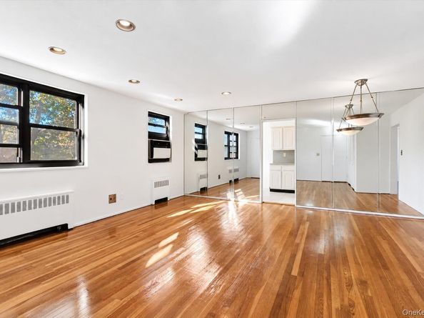 15-35 160 Street 6160, Whitestone NY 11357