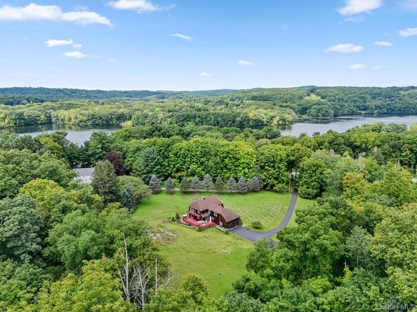 361 Rte 22, Goldens Bridge NY 10526