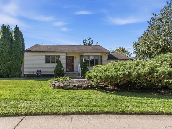 78 Little Plains Road, Huntington NY 11743