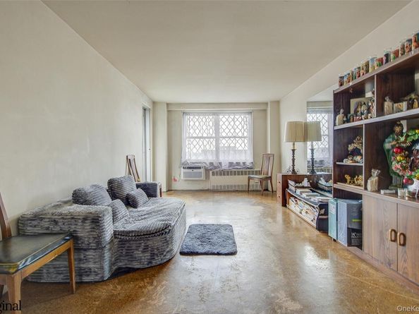 61-25 97th Street 15A, Rego Park NY 11374