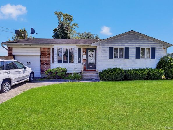 52 Headline Road, Deer Park NY 11729