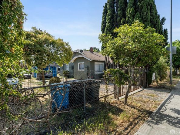 2340 Cooley Avenue, East Palo Alto CA 94303