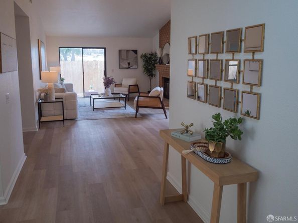325 Newbury Street, Hercules CA 94547
