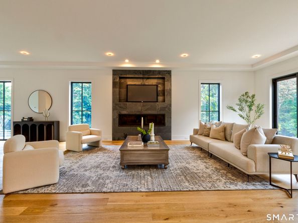 729 Smith Ridge Road, New Canaan CT 06840