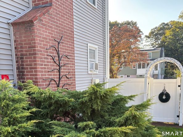 99 Quinsey Drive, Bridgeport CT 06606