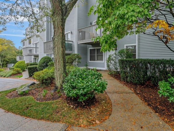 351 Pemberwick Road APT 111, Greenwich CT 06831