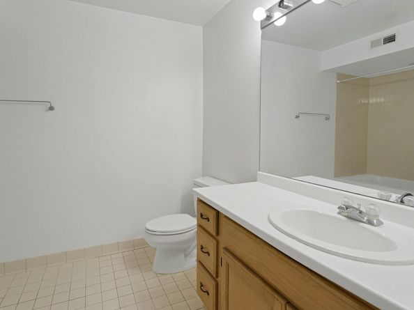 351 Pemberwick Road APT 111, Greenwich CT 06831