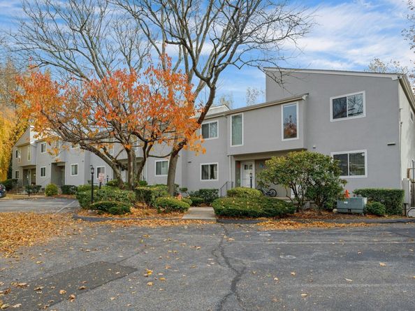 52 Randall Avenue APT 8, Stamford CT 06905