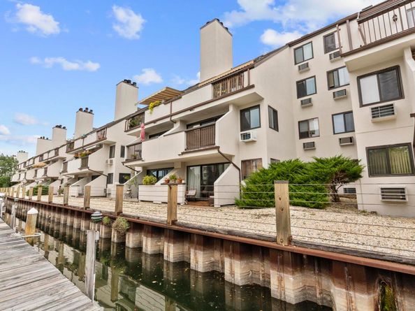 105 Harbor Drive 117, Stamford CT 06902