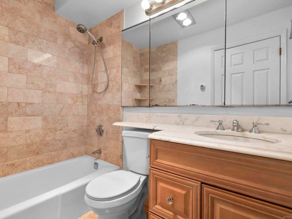 105 Harbor Drive 117, Stamford CT 06902