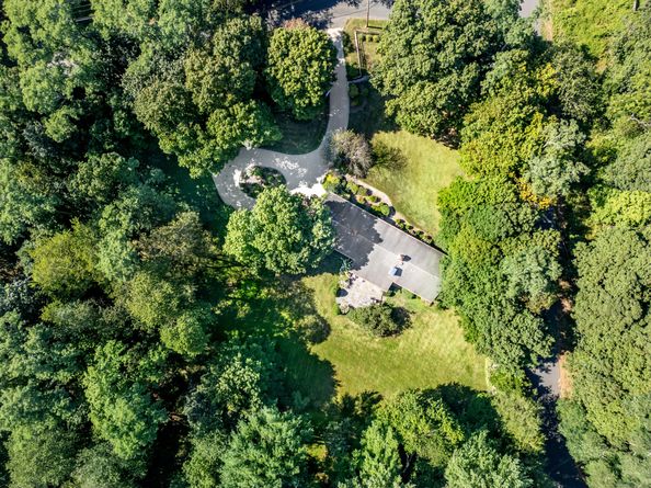 1001 Hulls Farm Road, Fairfield CT 06890