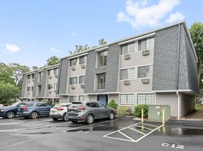 187 Flax Hill Road APT D5, Norwalk CT 06854