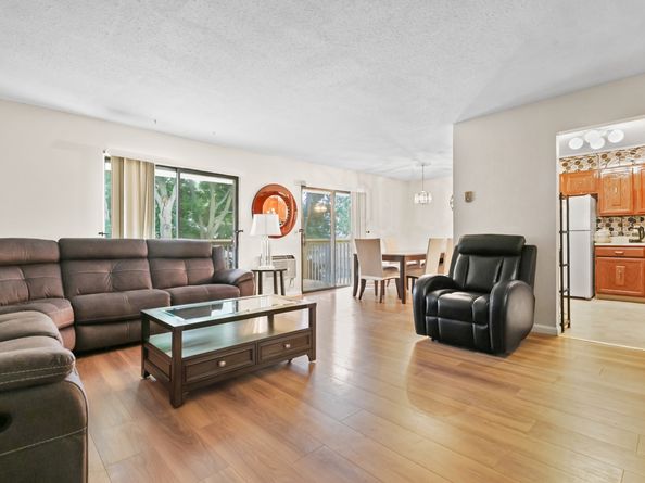 187 Flax Hill Road APT D5, Norwalk CT 06854