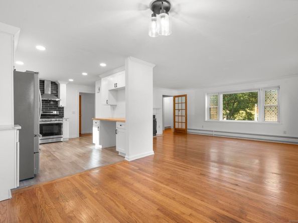 6326 Main Street, Trumbull CT 06611