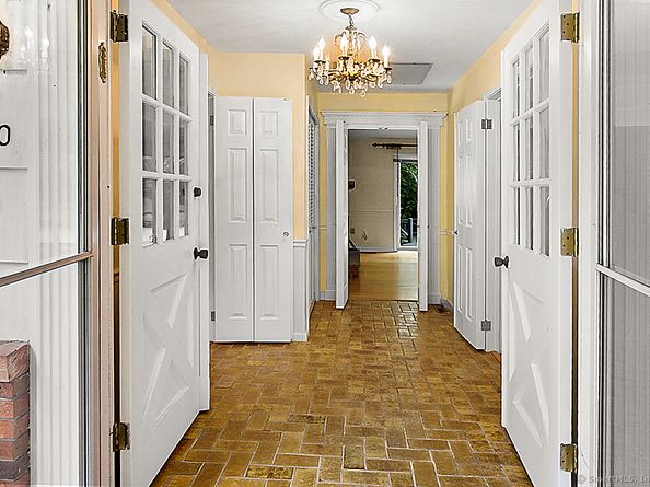 2180 Cross Highway, Fairfield CT 06824