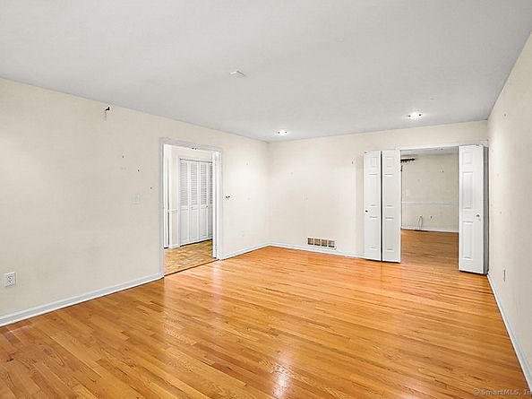 2180 Cross Highway, Fairfield CT 06824