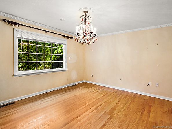 2180 Cross Highway, Fairfield CT 06824