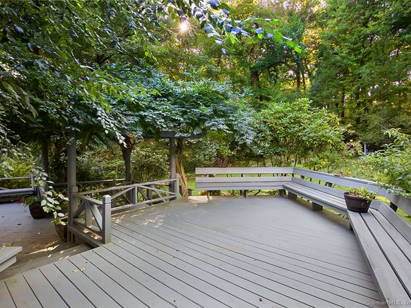2180 Cross Highway, Fairfield CT 06824