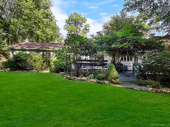 2180 Cross Highway, Fairfield CT 06824