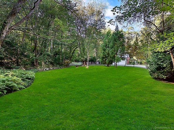 2180 Cross Highway, Fairfield CT 06824