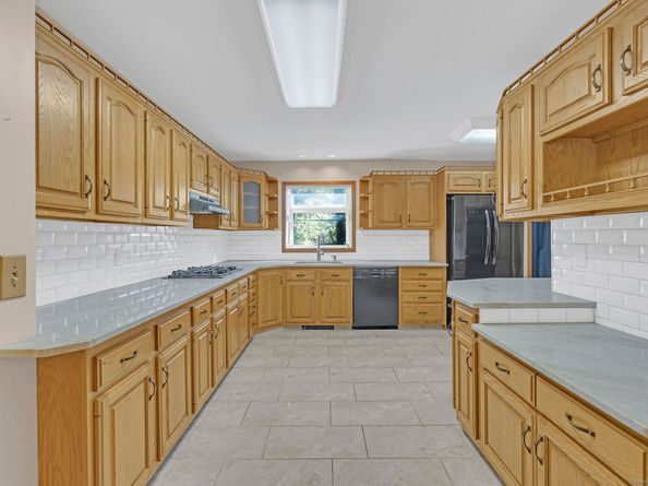 45 N Mountain Road, Brookfield CT 06804