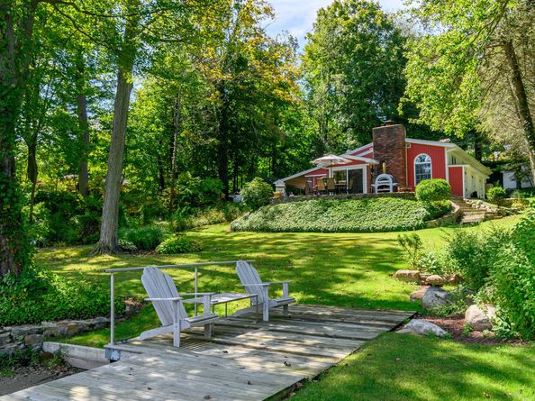 71 Cedar Drive, Danbury CT 06810
