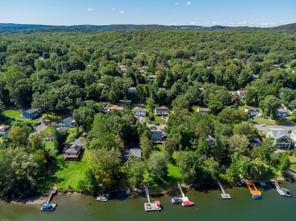71 Cedar Drive, Danbury CT 06810