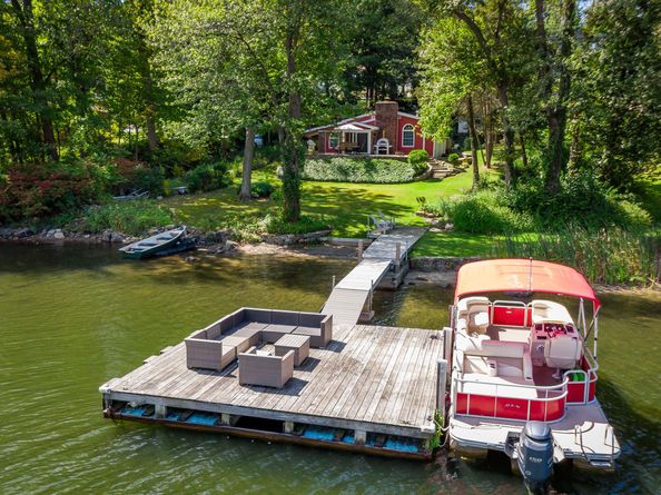 71 Cedar Drive, Danbury CT 06810