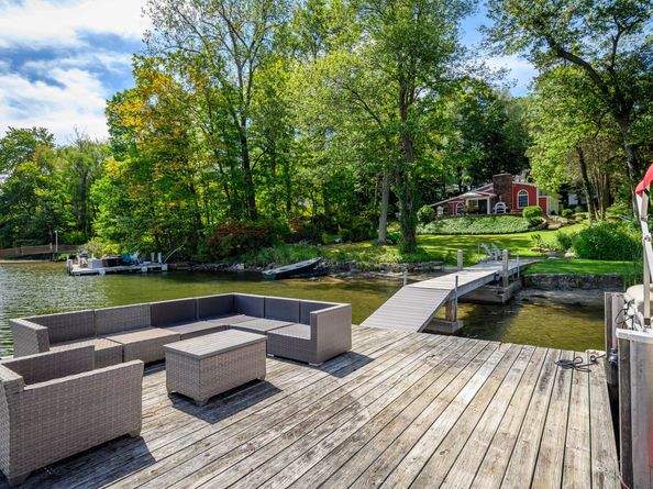 71 Cedar Drive, Danbury CT 06810