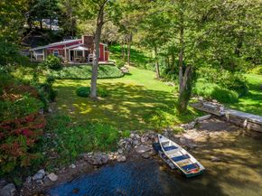 71 Cedar Drive, Danbury CT 06810