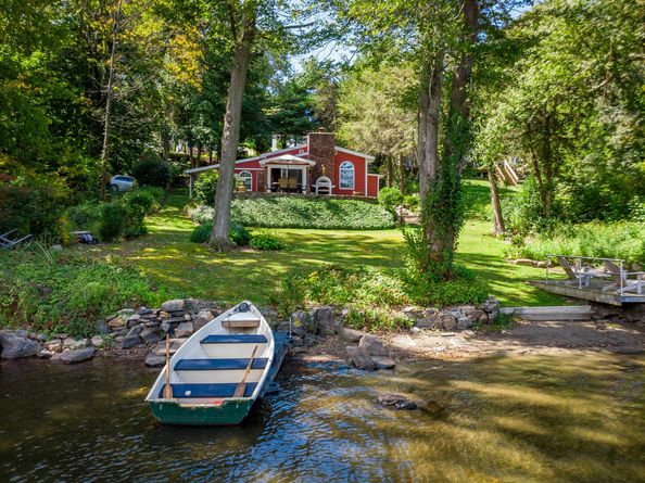 71 Cedar Drive, Danbury CT 06810