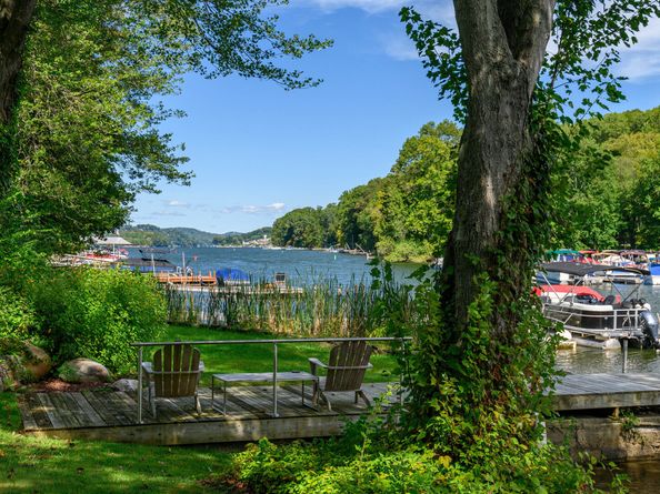 71 Cedar Drive, Danbury CT 06810